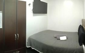 Room 5 Star Miraflores